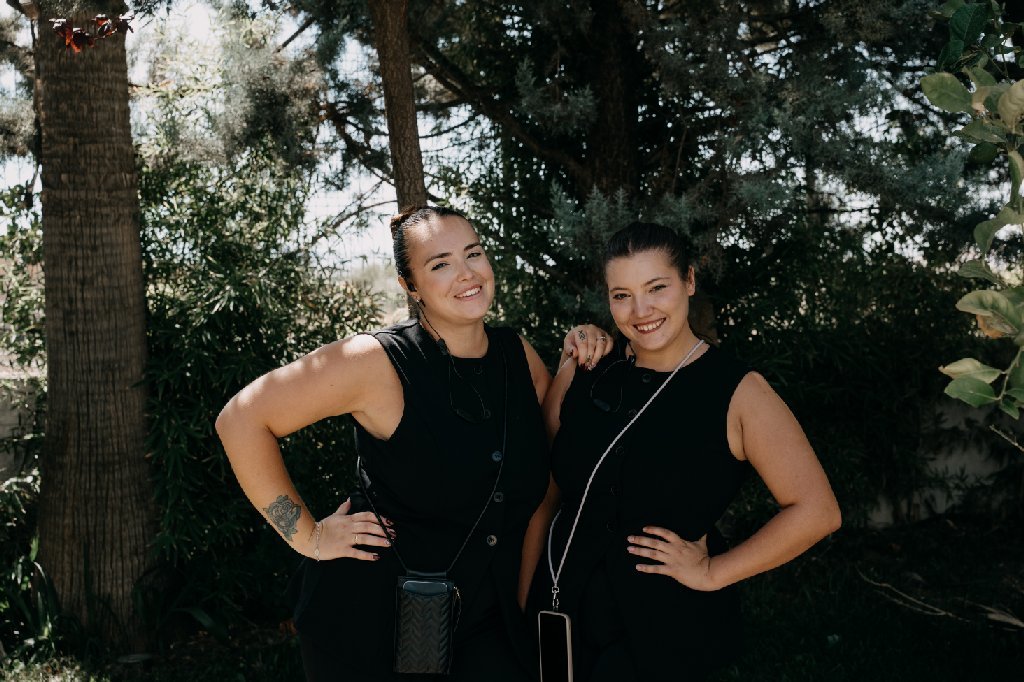 Marina y Eli, fundadoras de Mareli Eventos